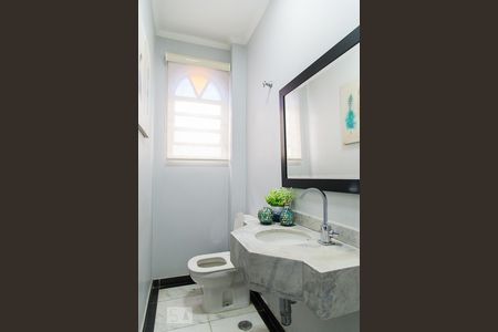 Casa à venda com 149m², 3 quartos e 2 vagasLavabo