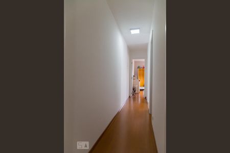 Casa à venda com 149m², 3 quartos e 2 vagasCorredor