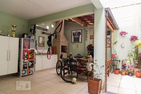 Casa à venda com 149m², 3 quartos e 2 vagasÁrea de lazer e serviço