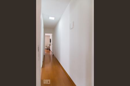 Casa à venda com 149m², 3 quartos e 2 vagasCorredor