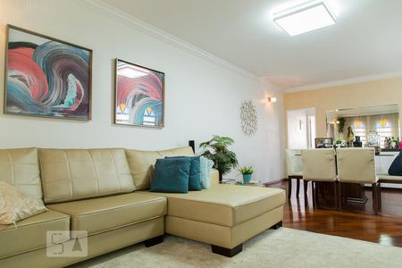 Casa à venda com 149m², 3 quartos e 2 vagasSala de estar