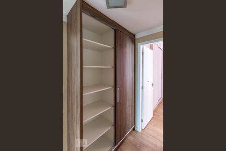 Apartamento para alugar com 108m², 3 quartos e 2 vagas Apartamento para alugar com 108m², 3 quartos e 2 vagasArmário do Corredor