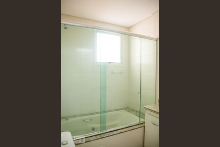 Apartamento para alugar com 192m², 4 quartos e 3 vagas Apartamento para alugar com 192m², 4 quartos e 3 vagasBanheiro do Quarto 1