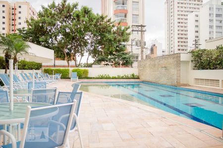 Apartamento para alugar com 192m², 4 quartos e 3 vagas Apartamento para alugar com 192m², 4 quartos e 3 vagasÁrea comum - Piscina