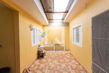 Casa à venda com 70m², 2 quartos e 2 vagasQuintal