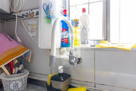 Casa à venda com 70m², 2 quartos e 2 vagasCozinha - Torneira