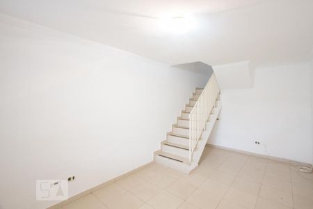 Sala de casa à venda com 3 quartos, 131m² em Parque Colonial, São Paulo