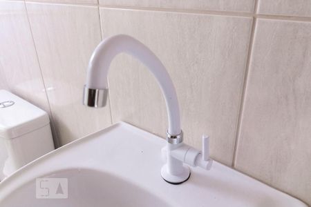 Banheiro - Torneira de apartamento para alugar com 1 quarto, 36m² em Vila Nova, Porto Alegre