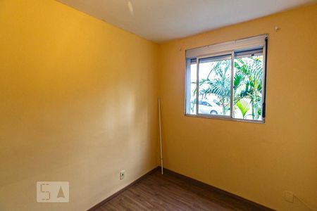 Quarto 2 de apartamento para alugar com 2 quartos, 48m² em Passo das Pedras, Porto Alegre