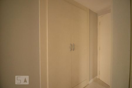 Apartamento para alugar com 79m², 2 quartos e 1 vagaCorredor - Armário