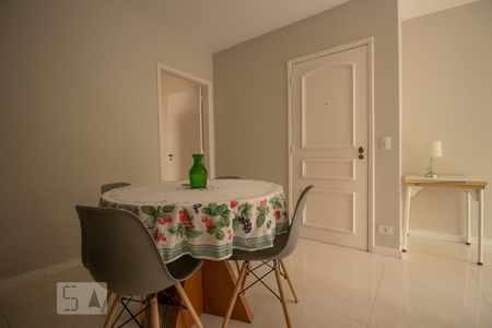 Sala de apartamento para alugar com 2 quartos, 79m² em Vila Clementino, São Paulo
