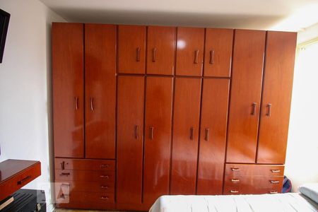 Apartamento à venda com 80m², 2 quartos e 1 vagaQuarto 2 - Armários