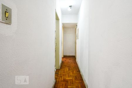 Studio à venda com 32m², 1 quarto e sem vaga Studio à venda com 32m², 1 quarto e sem vagaEntrada