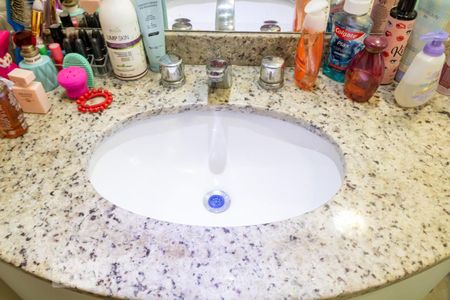 Apartamento à venda com 114m², 3 quartos e 2 vagas Apartamento à venda com 114m², 3 quartos e 2 vagasBanheiro da Suite 3