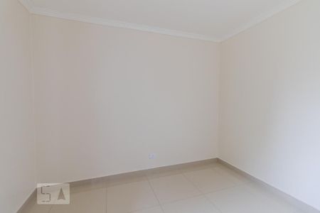 Quarto 1 de apartamento para alugar com 2 quartos, 48m² em Cidade Industrial, Curitiba
