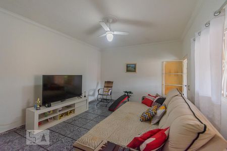 Casa à venda com 182m², 4 quartos e 3 vagas Casa à venda com 182m², 4 quartos e 3 vagasSala