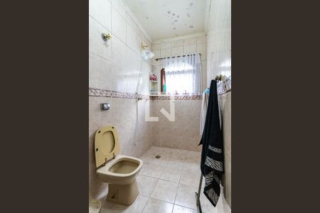 Casa à venda com 360m², 3 quartos e 6 vagasBanheiro suíte 3