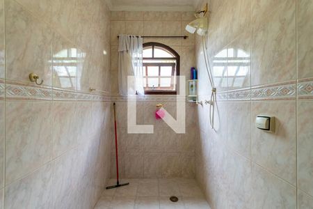 Casa à venda com 360m², 3 quartos e 6 vagasBanheiro suíte 2