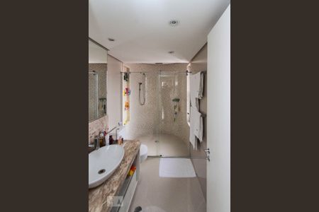 Apartamento à venda com 118m², 3 quartos e 3 vagasbanheiro da Suite