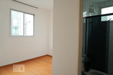 Quarto 2 de apartamento para alugar com 2 quartos, 46m² em Ouro Preto, Belo Horizonte