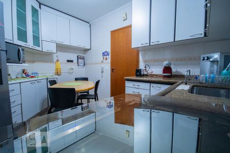 Apartamento para alugar com 90m², 2 quartos e 2 vagasCozinha