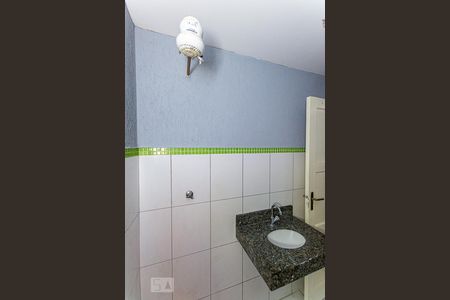 Banheiro de apartamento para alugar com 1 quarto, 48m² em Centro, Niterói