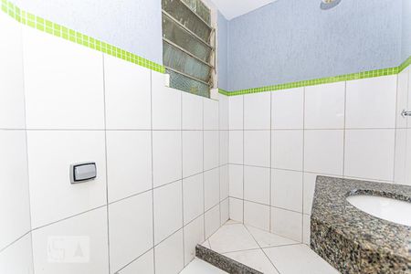 Banheiro de apartamento à venda com 1 quarto, 48m² em Centro, Niterói