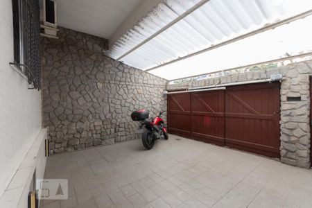 Casa à venda com 205m², 7 quartos e 2 vagas Casa à venda com 205m², 7 quartos e 2 vagasGaragem