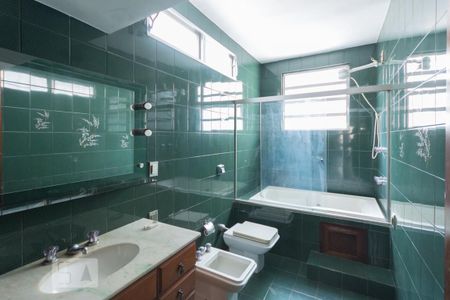 Casa à venda com 205m², 7 quartos e 2 vagas Casa à venda com 205m², 7 quartos e 2 vagasBanheiro Suíte 2