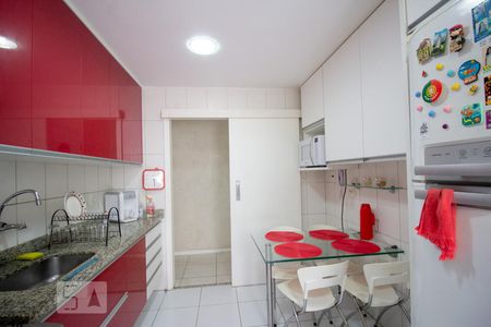 Apartamento à venda com 108m², 3 quartos e 3 vagasCozinha