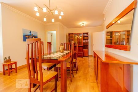 Apartamento à venda com 150m², 3 quartos e sem vaga Apartamento à venda com 150m², 3 quartos e sem vagaSala