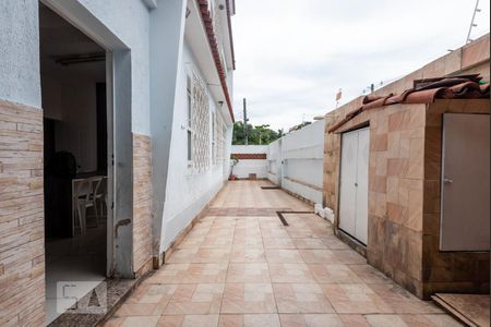 Casa à venda com 250m², 3 quartos e 4 vagas Casa à venda com 250m², 3 quartos e 4 vagasQuintal