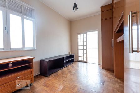 Casa à venda com 250m², 3 quartos e 4 vagas Casa à venda com 250m², 3 quartos e 4 vagasQuarto 3