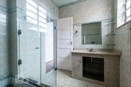 Casa à venda com 250m², 3 quartos e 4 vagas Casa à venda com 250m², 3 quartos e 4 vagasBanheiro Social 2