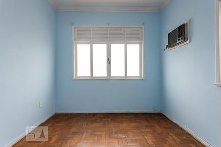 Casa à venda com 250m², 3 quartos e 4 vagas Casa à venda com 250m², 3 quartos e 4 vagasQuarto 1