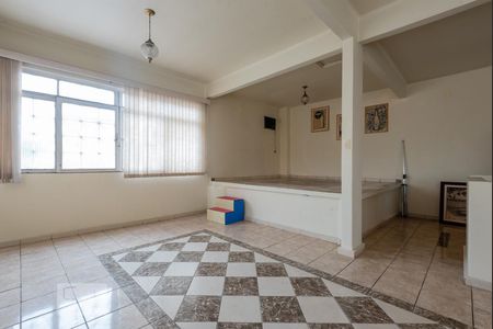 Casa à venda com 250m², 3 quartos e 4 vagas Casa à venda com 250m², 3 quartos e 4 vagasTerraço