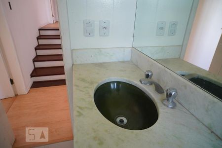 Casa à venda com 238m², 4 quartos e 2 vagasBanheiro Corredor