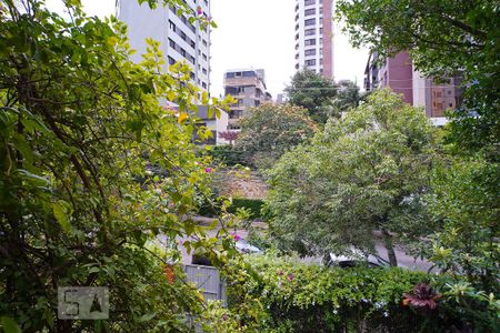 Casa à venda com 238m², 4 quartos e 2 vagasSuite - Vista