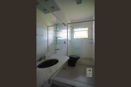 Casa à venda com 238m², 4 quartos e 2 vagasBanheiro Corredor
