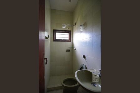 Lavabo Garagem de casa para alugar com 4 quartos, 238m² em Bela Vista, Porto Alegre
