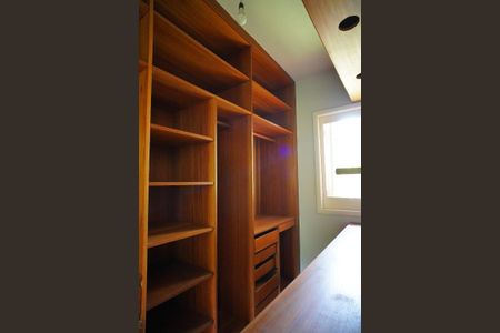 Casa à venda com 238m², 4 quartos e 2 vagasCloset do quarto