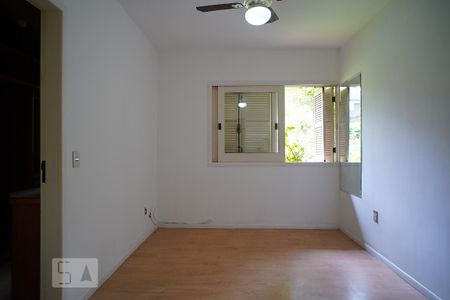 Casa à venda com 238m², 4 quartos e 2 vagasSuite