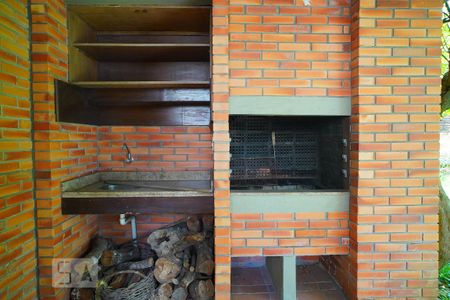 Casa à venda com 238m², 4 quartos e 2 vagasChurrasqueira