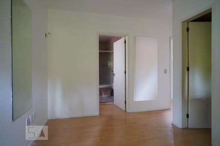 Casa à venda com 238m², 4 quartos e 2 vagasSuite