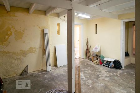 Casa à venda com 160m², 3 quartos e 8 vagasPorão