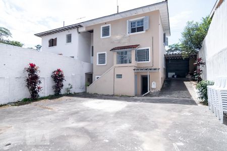 Casa à venda com 160m², 3 quartos e 8 vagasFachada