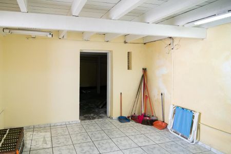 Casa à venda com 160m², 3 quartos e 8 vagasPorão