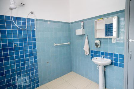 Casa à venda com 160m², 3 quartos e 8 vagasBanheiro Social Quartos