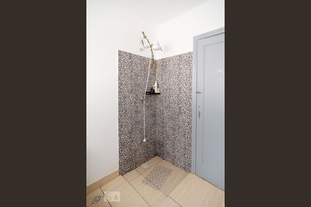 Casa à venda com 160m², 3 quartos e 8 vagasBanheiro Social Térreo