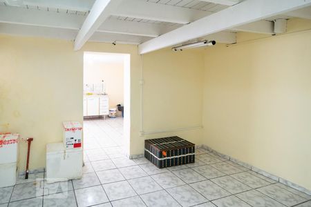 Casa à venda com 160m², 3 quartos e 8 vagasPorão